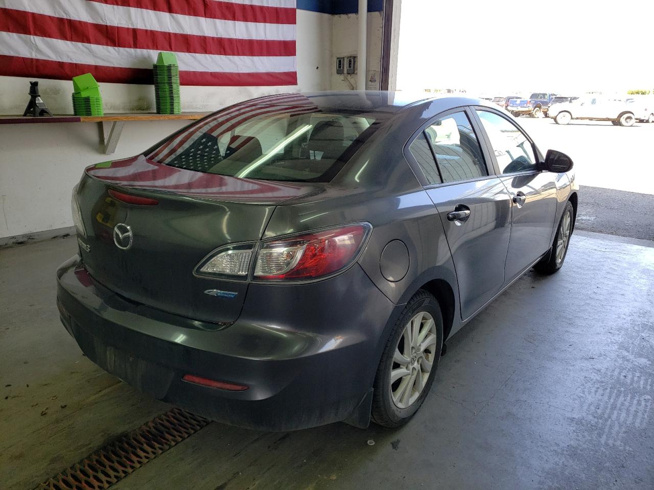 Photo 4 from auction – 2012 MAZDA 3 I with VIN JM1BL1V85C1673921