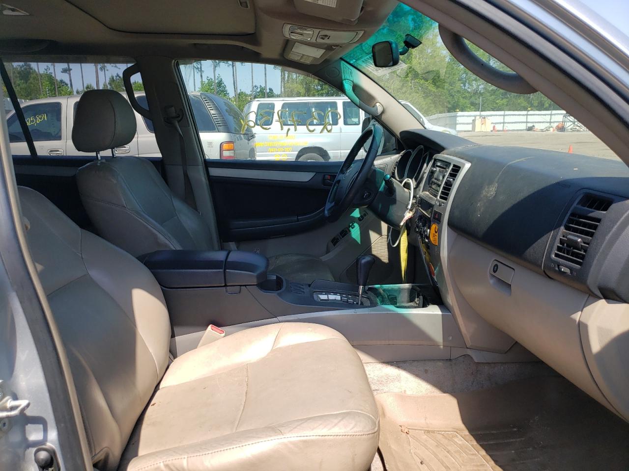 Photo 5 from auction – 2006 TOYOTA 4RUNNER SR with VIN JTEZU14R660065191