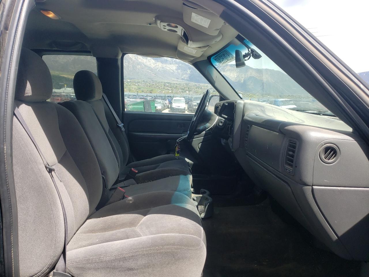 Photo 5 from auction – 2005 GMC NEW SIERRA with VIN 1GTEK19B85E165301