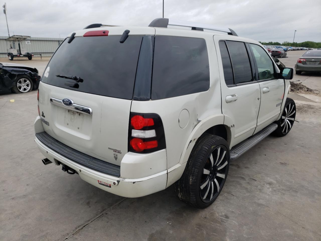 Photo 4 from auction – 2006 FORD EXPLORER L with VIN 1FMEU65866ZA15341