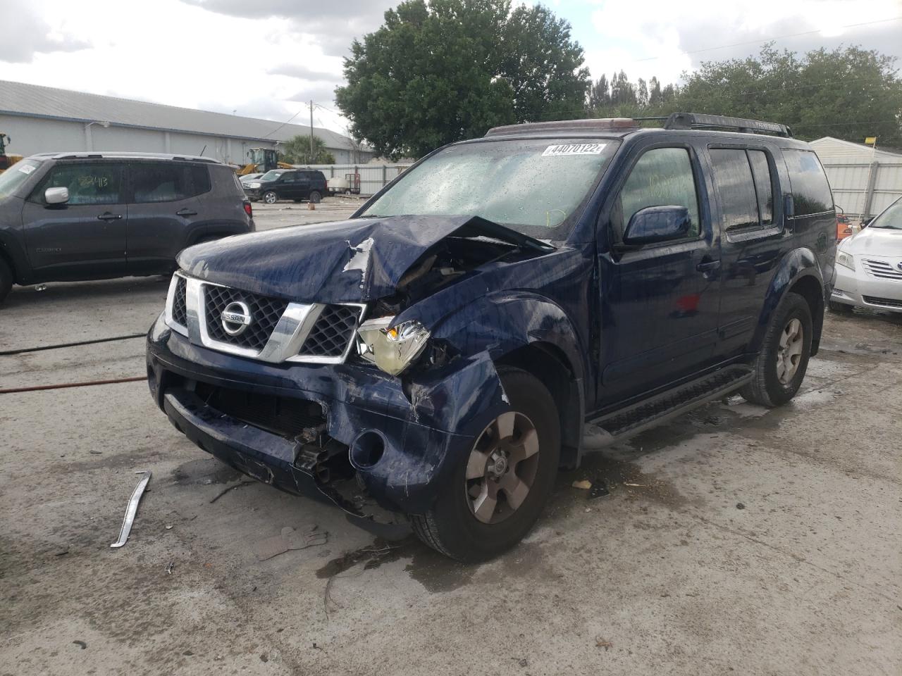 Photo 2 from auction – 2006 NISSAN PATHFINDER with VIN 5N1AR18W76C606956