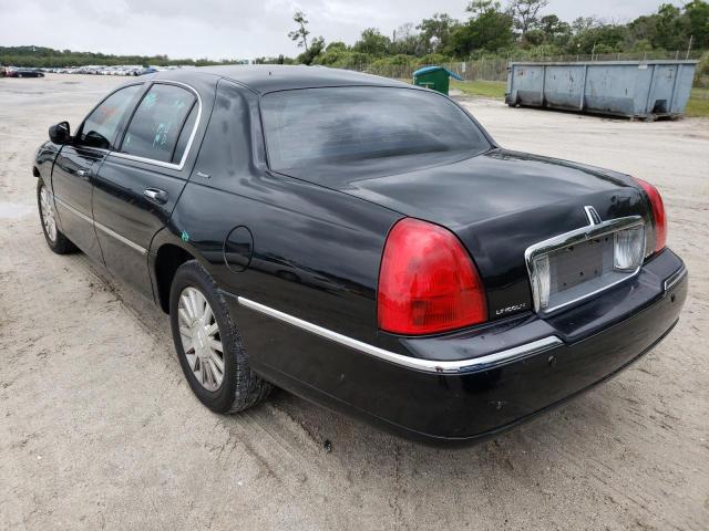 Photo 3 from auction – 2004 LINCOLN TOWN CAR U with VIN 1LNHM83W34Y653978