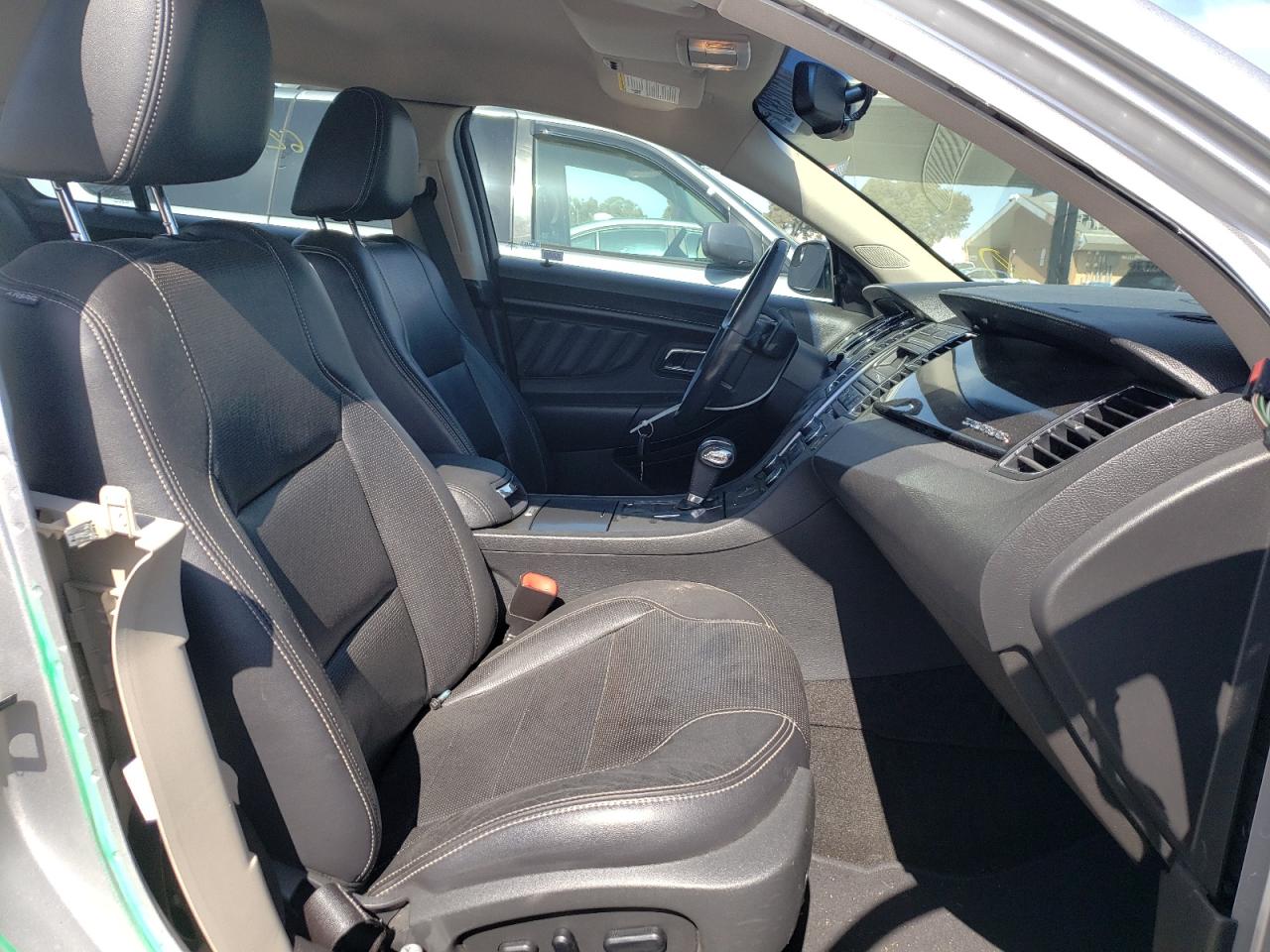 Photo 5 from auction – 2012 FORD TAURUS LIM with VIN 1FAHP2FW8CG103223