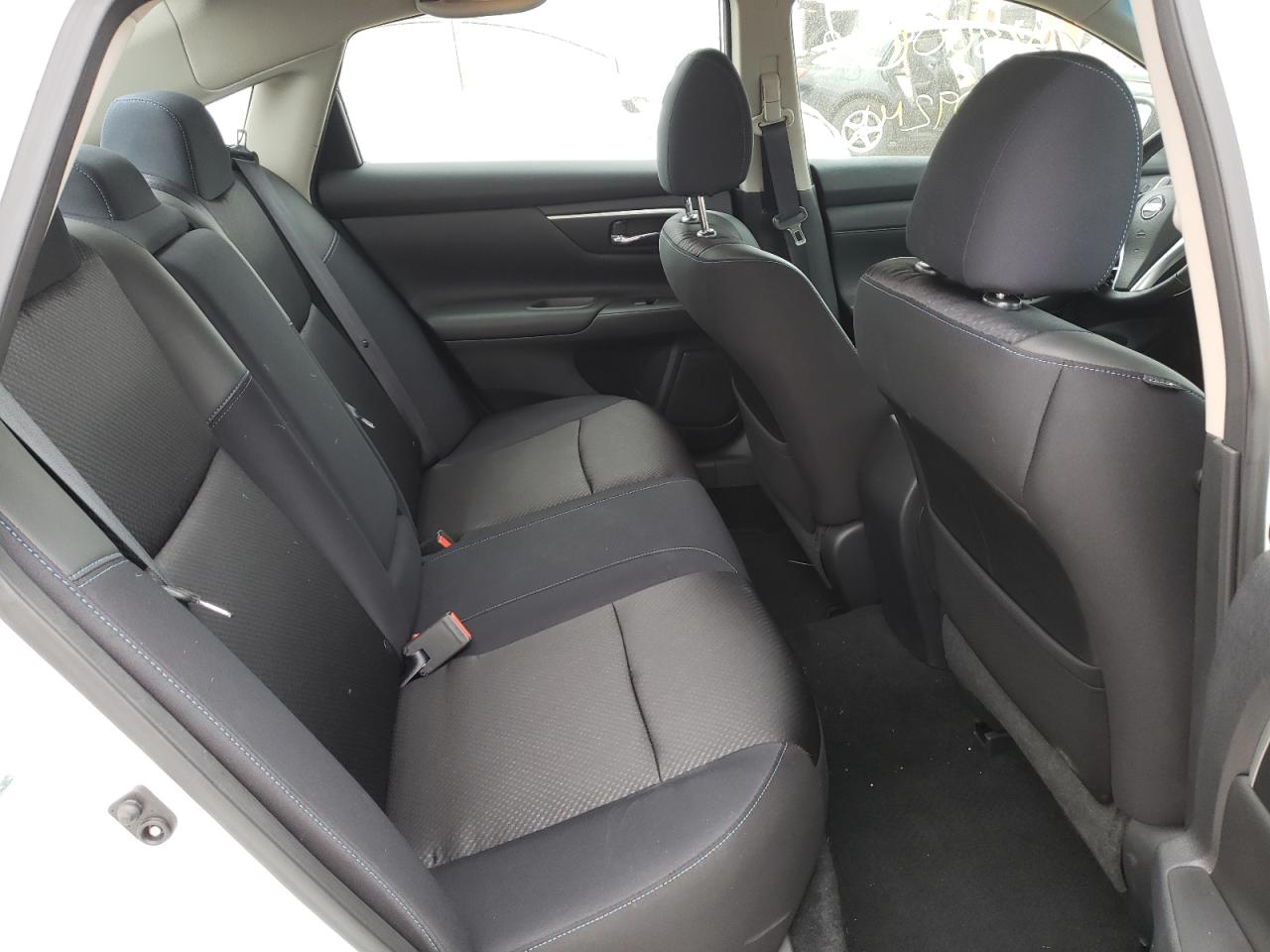Photo 6 from auction – 2017 NISSAN ALTIMA 2.5 with VIN 1N4AL3AP1HC480039