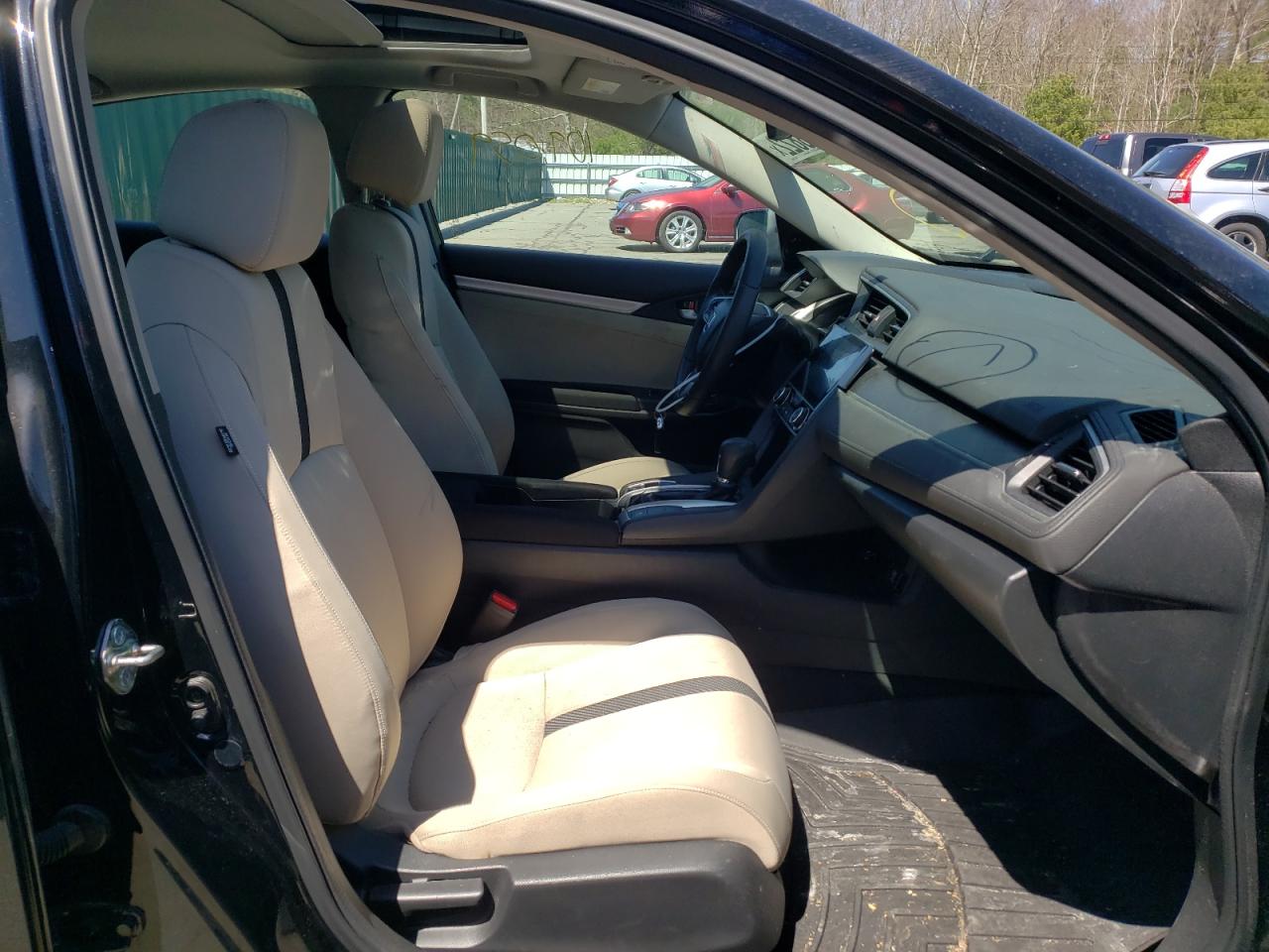 Photo 19 from auction – 2016 HONDA CIVIC EX with VIN 19XFC1F37GE210198