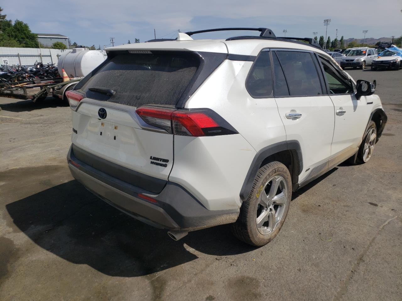 Photo 4 from auction – 2021 TOYOTA RAV4 LIMIT with VIN JTMD6RFV1MD033790