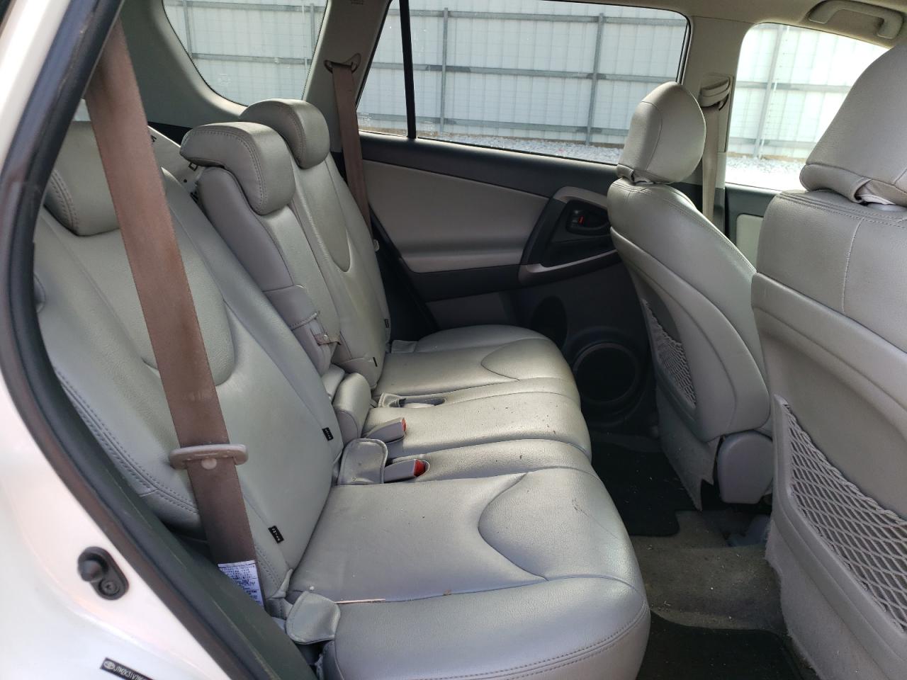 Photo 6 from auction – 2008 TOYOTA RAV4 LIMIT with VIN JTMZK31V785021892