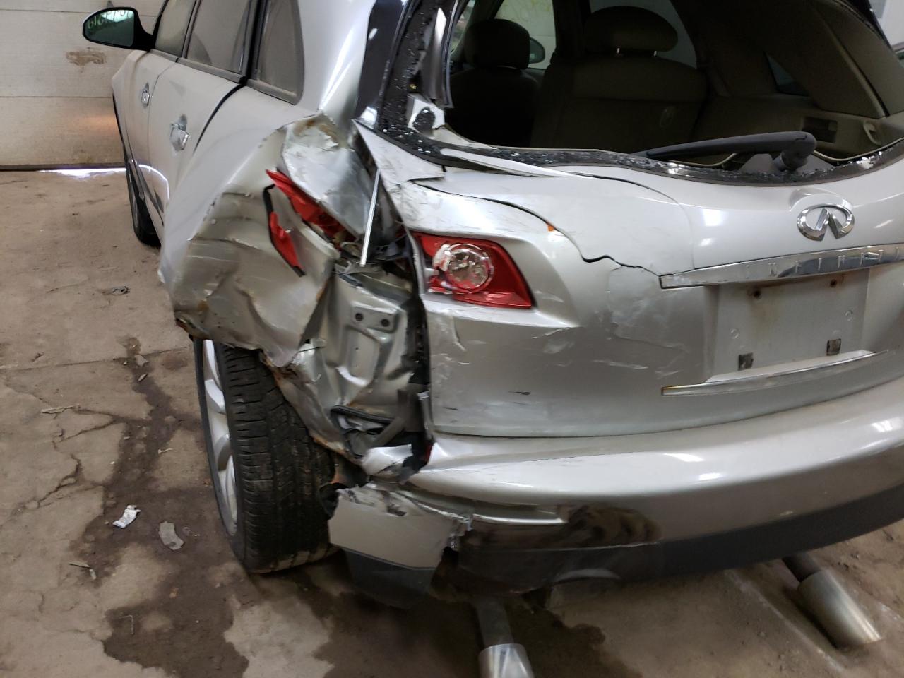 Photo 9 from auction – 2004 INFINITI FX35 with VIN JNRAS08W24X212127