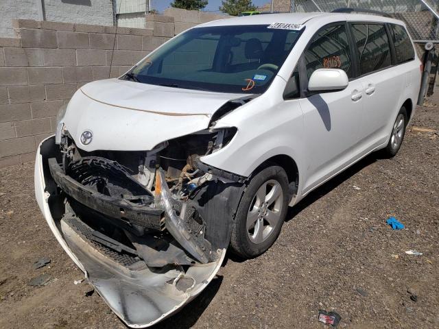 Photo 2 from auction – 2013 TOYOTA SIENNA LE with VIN 5TDKK3DC4DS346306