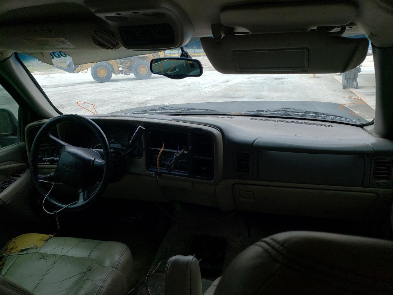 Photo 9 from auction – 2002 GMC YUKON with VIN 1GKEC13Z52J107480