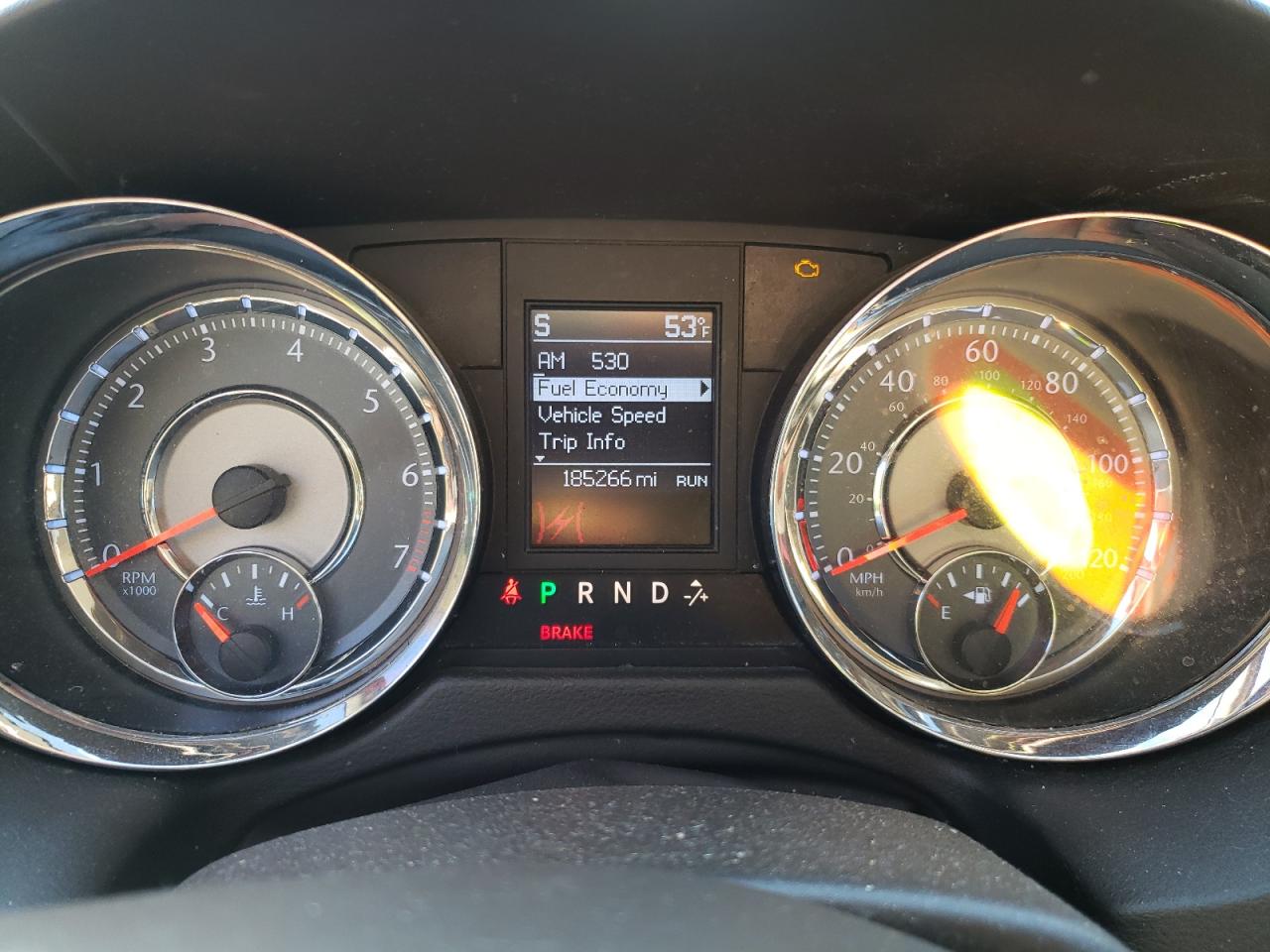 Photo 8 from auction – 2013 CHRYSLER TOWN & COU with VIN 2C4RC1BG4DR604502