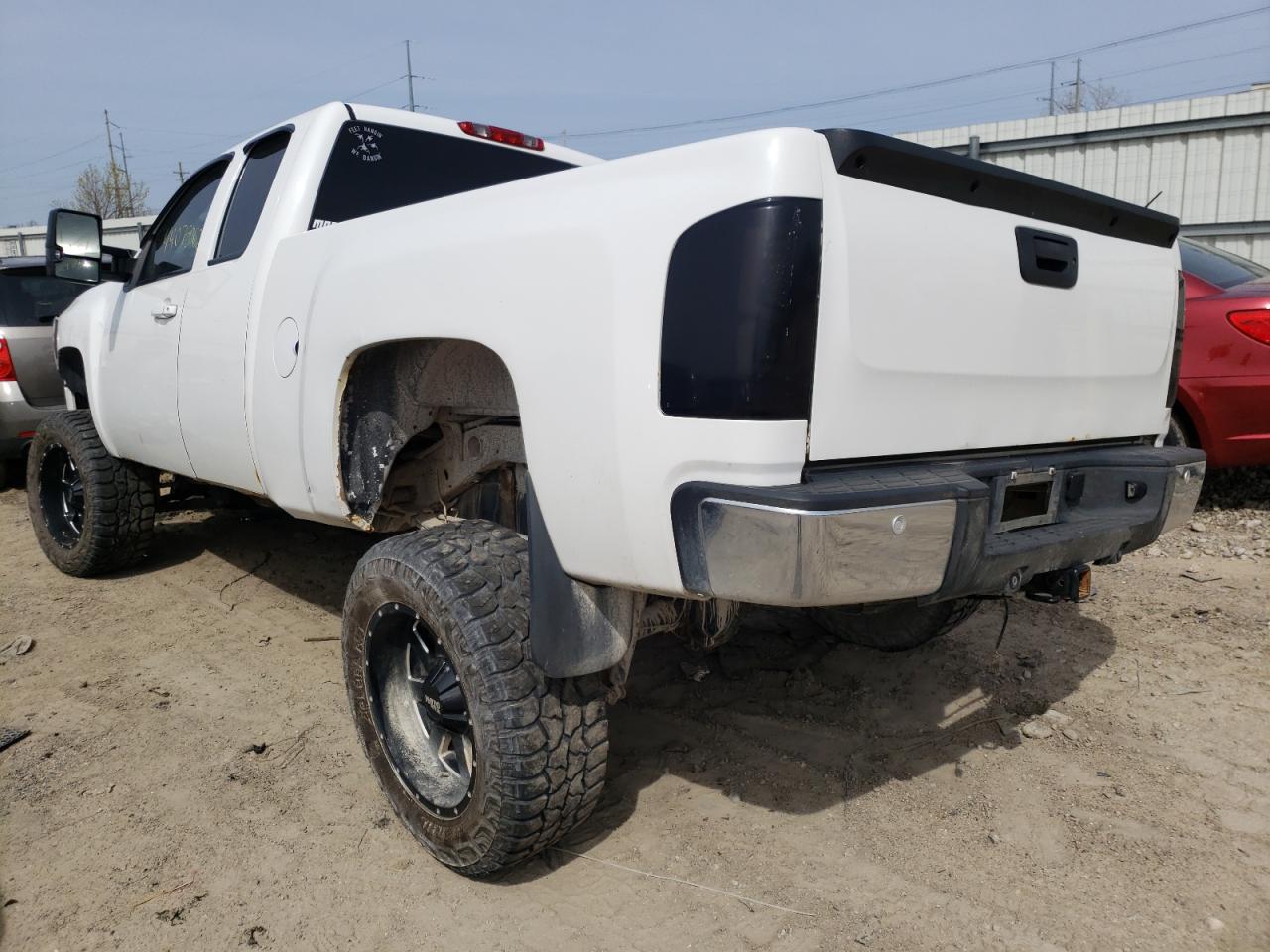 Photo 3 from auction – 2011 CHEVROLET SILVERADO with VIN 1GCRKSE33BZ119305