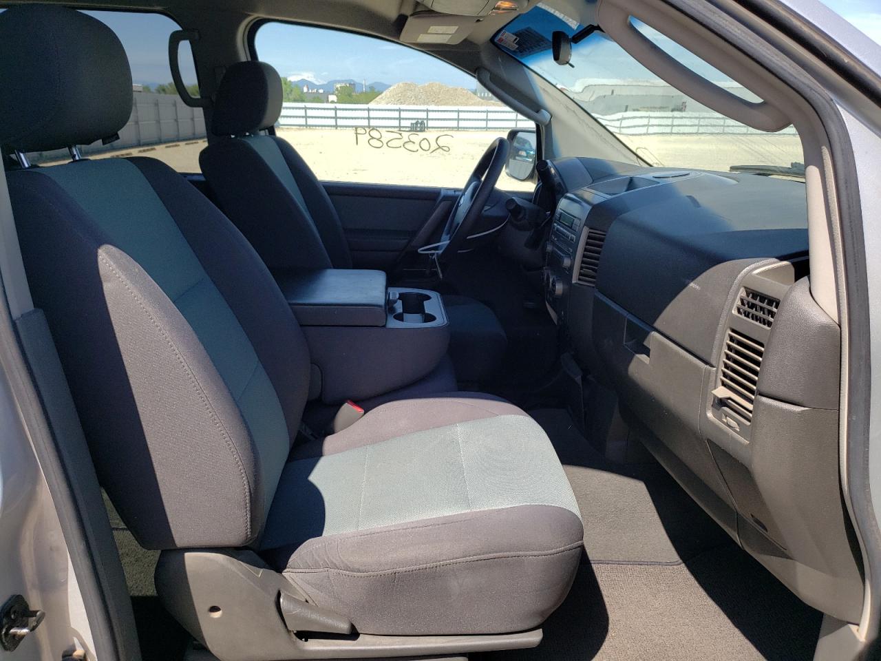 Photo 5 from auction – 2005 NISSAN TITAN XE with VIN 1N6AA07A95N566973