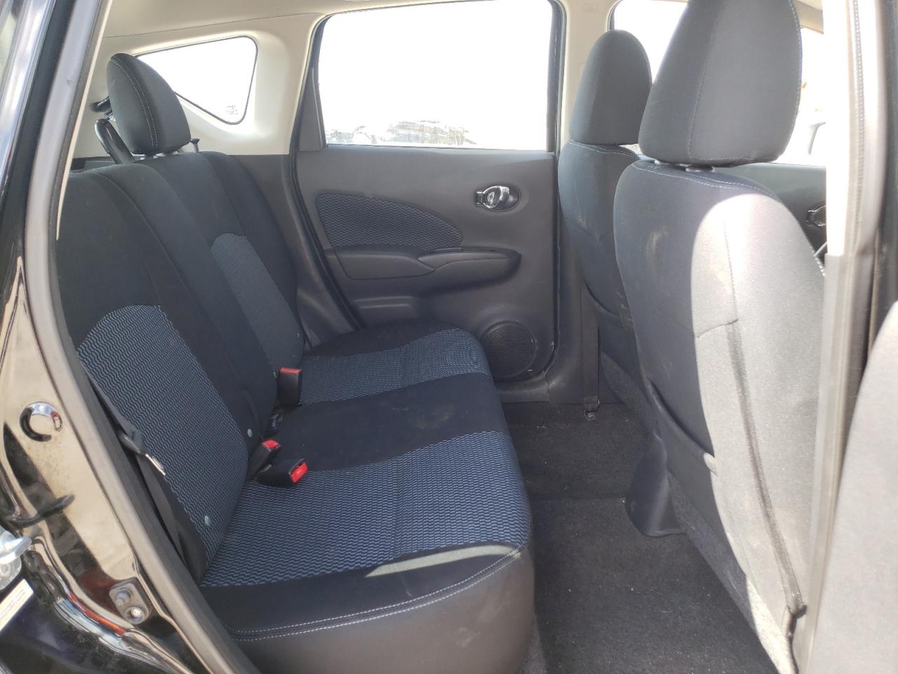 Photo 6 from auction – 2015 NISSAN VERSA NOTE with VIN 3N1CE2CP0FL422707