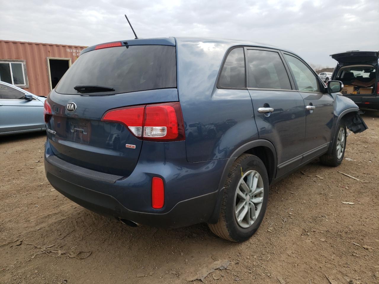 Photo 4 from auction – 2014 KIA SORENTO LX with VIN 5XYKT3A66EG512609