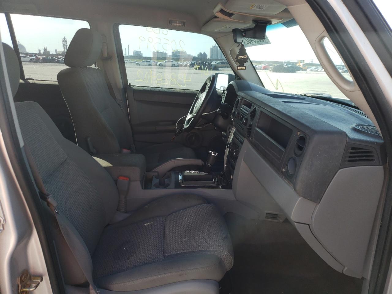 Photo 5 from auction – 2007 JEEP COMMANDER with VIN 1J8HG48K87C614775