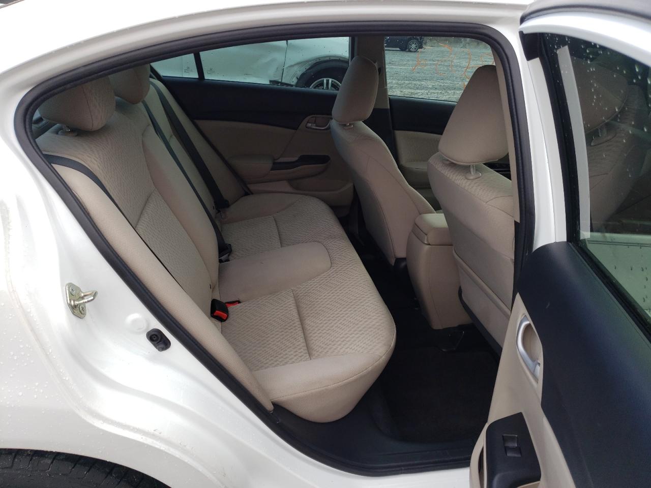 Photo 6 from auction – 2015 HONDA CIVIC SE with VIN 19XFB2F73FE045681
