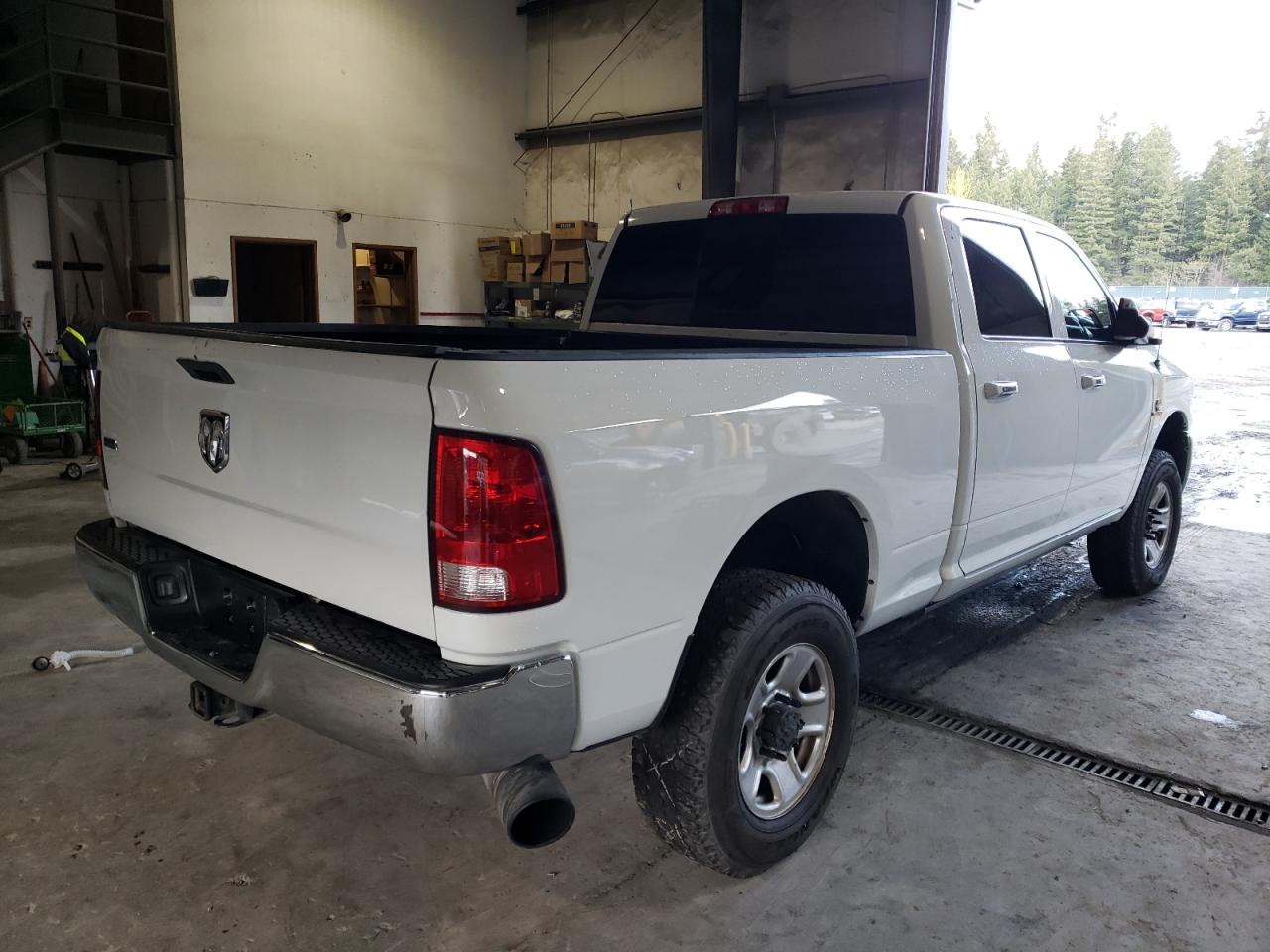 Photo 4 from auction – 2014 RAM 2500 SLT with VIN 3C6UR5DL5EG223797