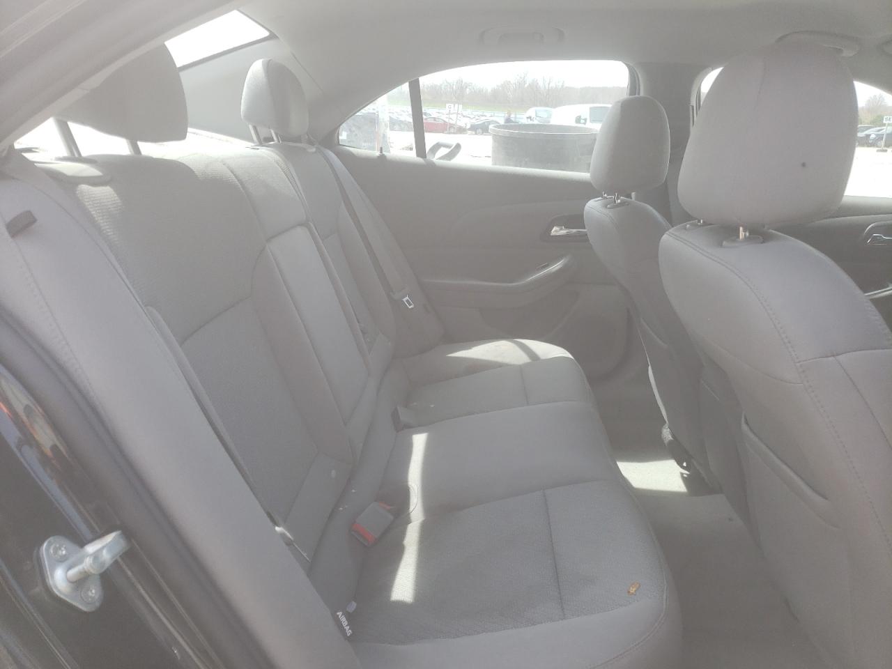 Photo 6 from auction – 2015 CHEVROLET MALIBU with VIN 1G11B5SL0FF120057