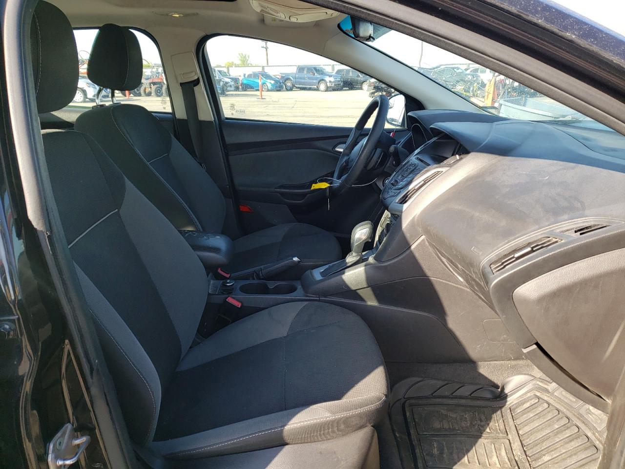 Photo 5 from auction – 2012 FORD FOCUS SE with VIN 1FAHP3F22CL300186
