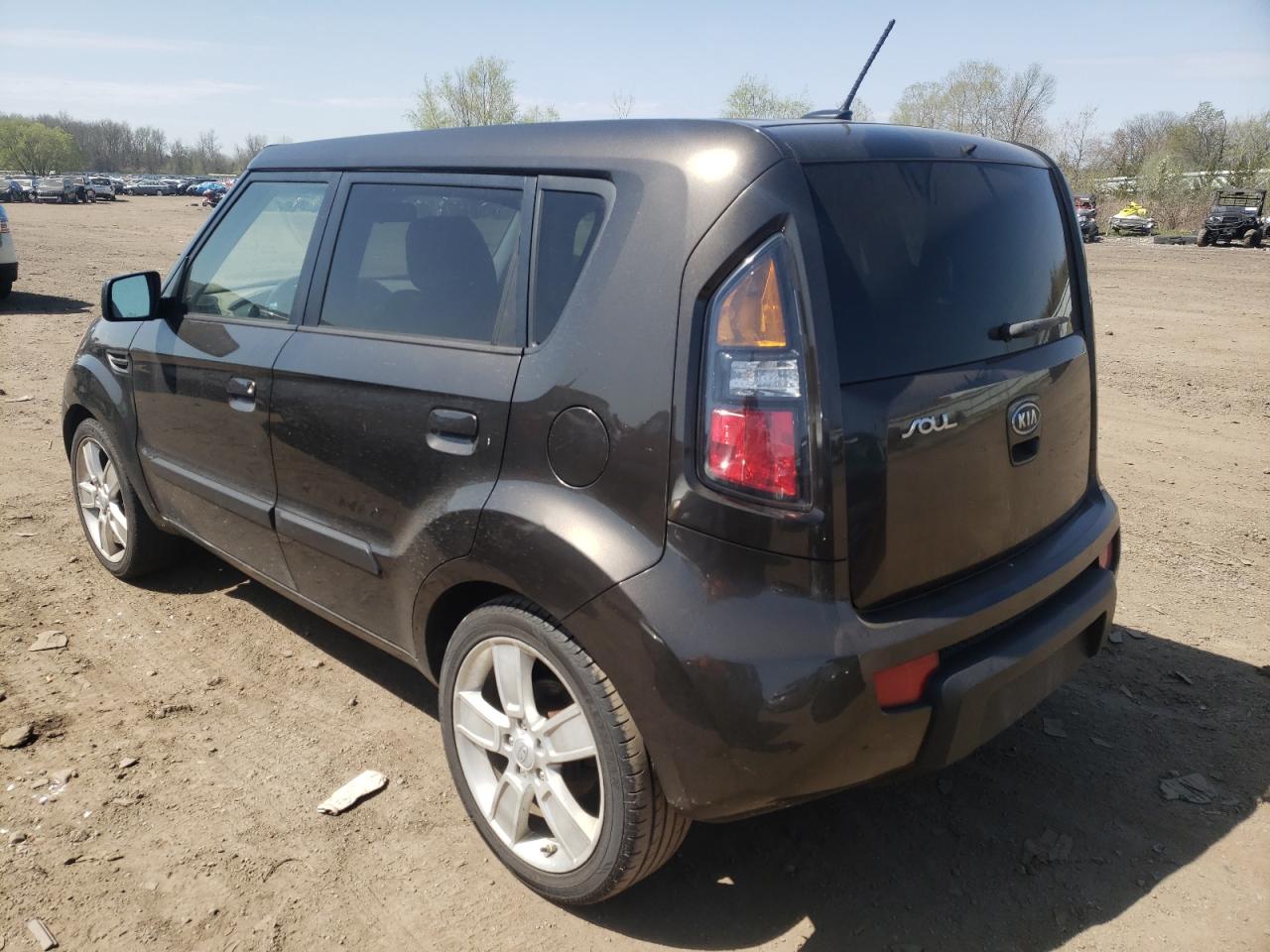 Photo 3 from auction – 2010 KIA SOUL + with VIN KNDJT2A27A7047056