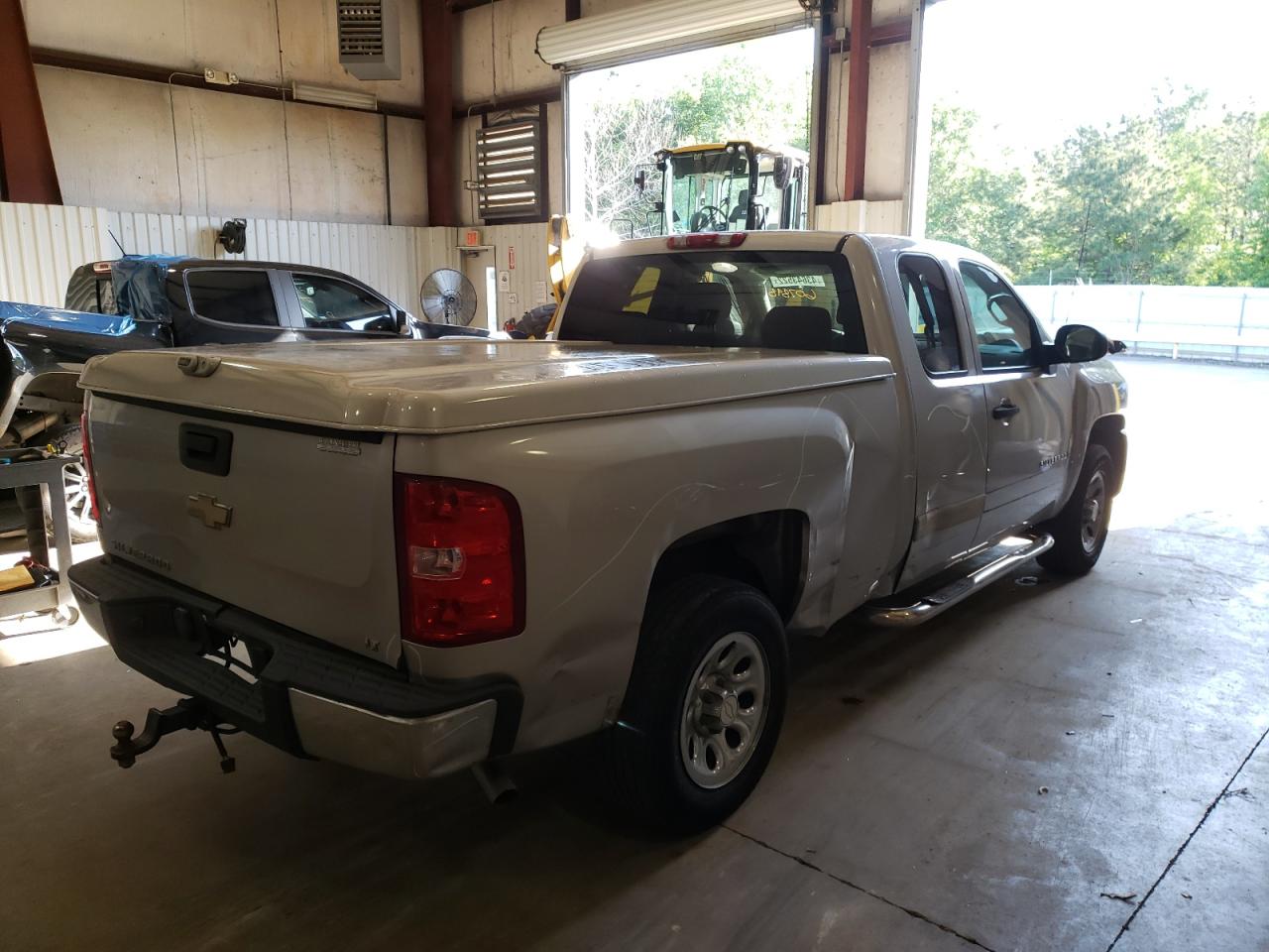 Photo 4 from auction – 2007 CHEVROLET SILVERADO with VIN 2GCEC19C971607898