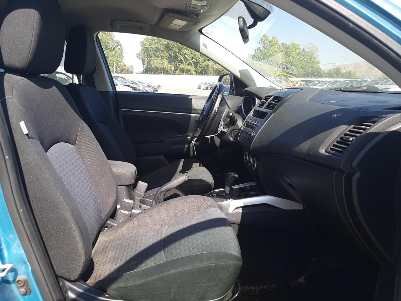 Photo 5 from auction – 2011 MITSUBISHI OUTLANDER with VIN JA4AP4AU5BZ016115