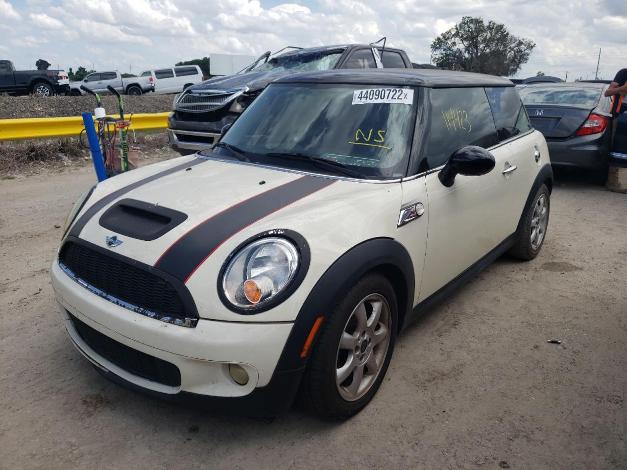 Photo 2 from auction – 2009 MINI COOPER S with VIN WMWMF73579TW81637