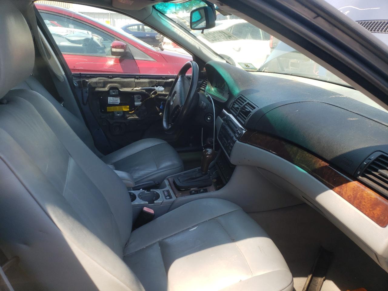 Photo 5 from auction – 2005 BMW 325 XI with VIN WBAEU33465PR16316