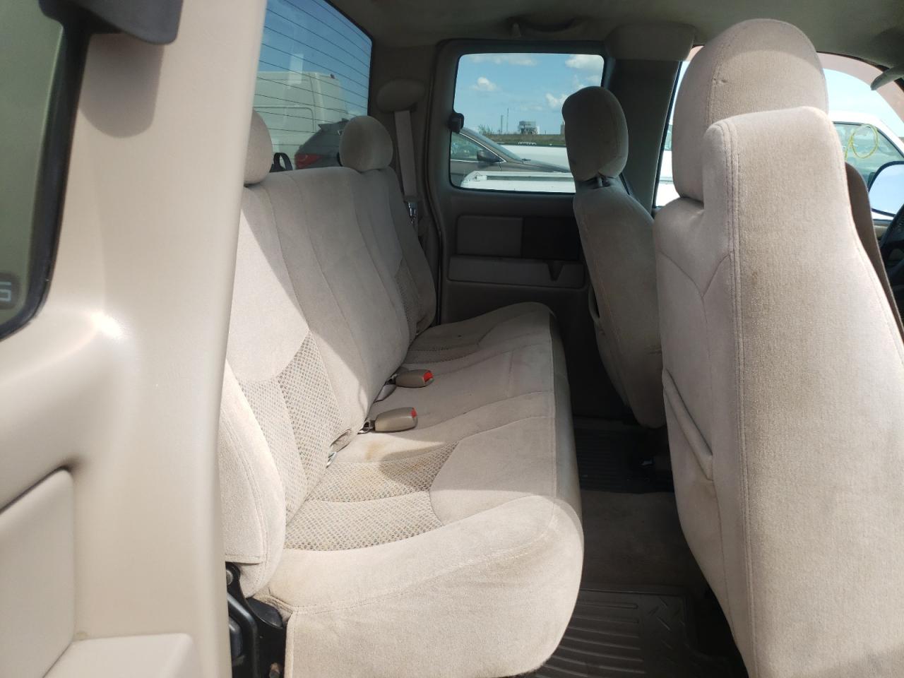 Photo 6 from auction – 2005 CHEVROLET SILVERADO with VIN 1GCEC19X45Z339091