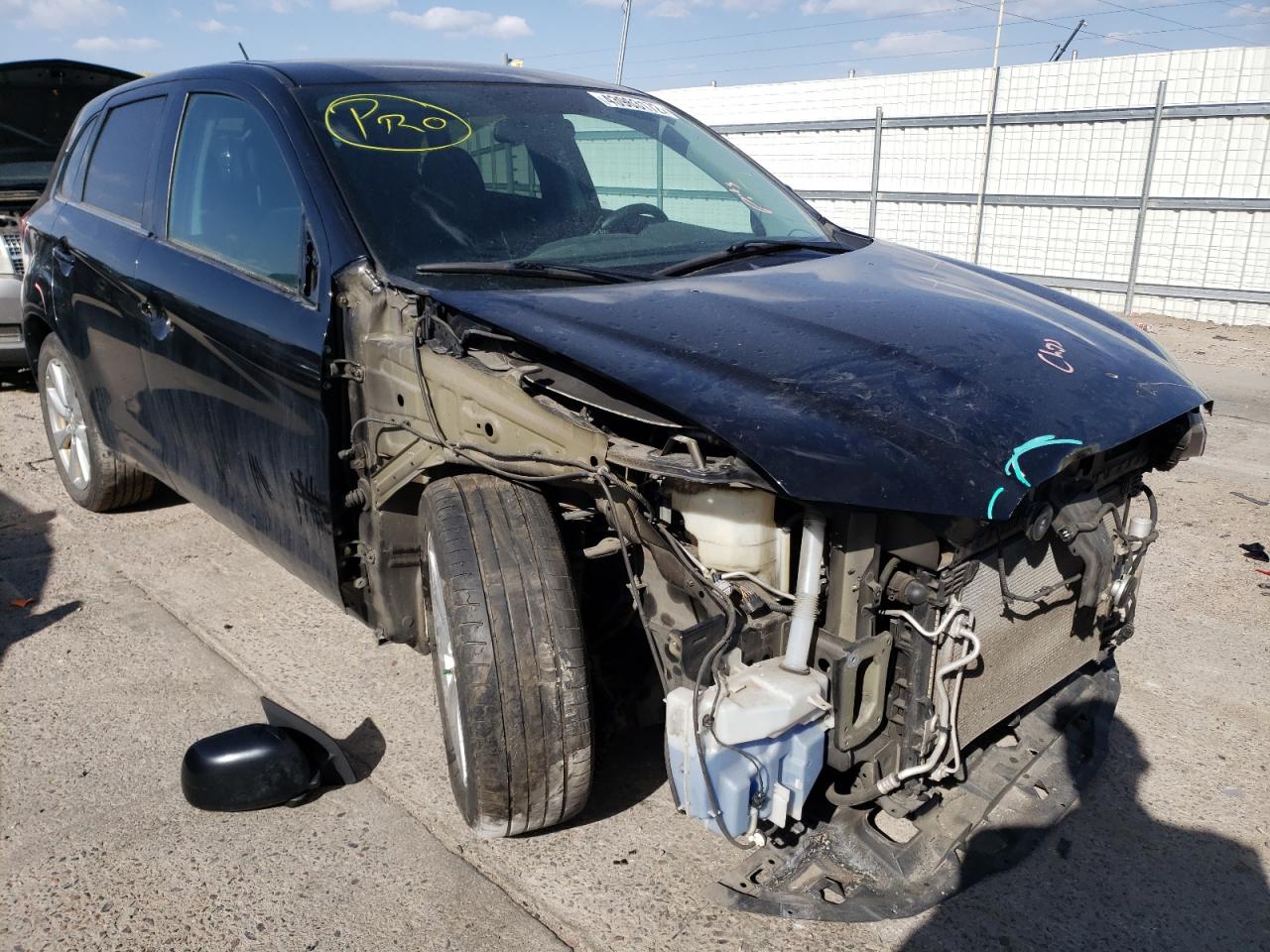 MITSUBISHI OUTLANDER 2015 with VIN 4A4AR4AU6FE004075 - Photo from auction