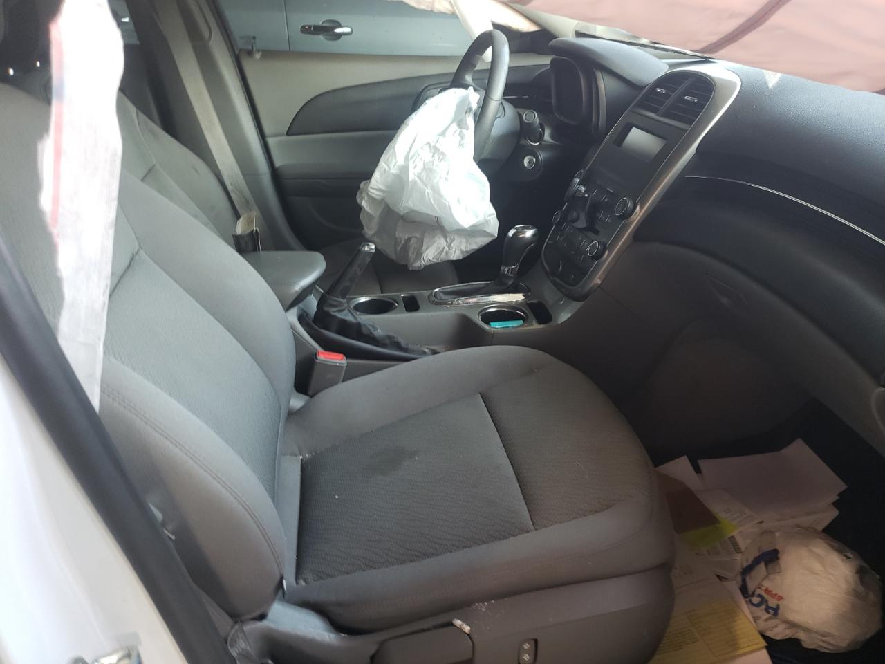 Photo 5 from auction – 2015 CHEVROLET MALIBU LS with VIN 1G11B5SL7FF352381