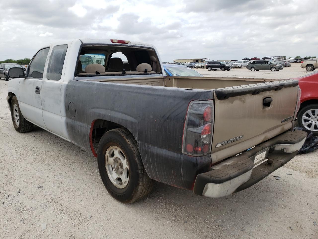 Photo 3 from auction – 2004 CHEVROLET SILVERADO with VIN 2GCEC19V841218084