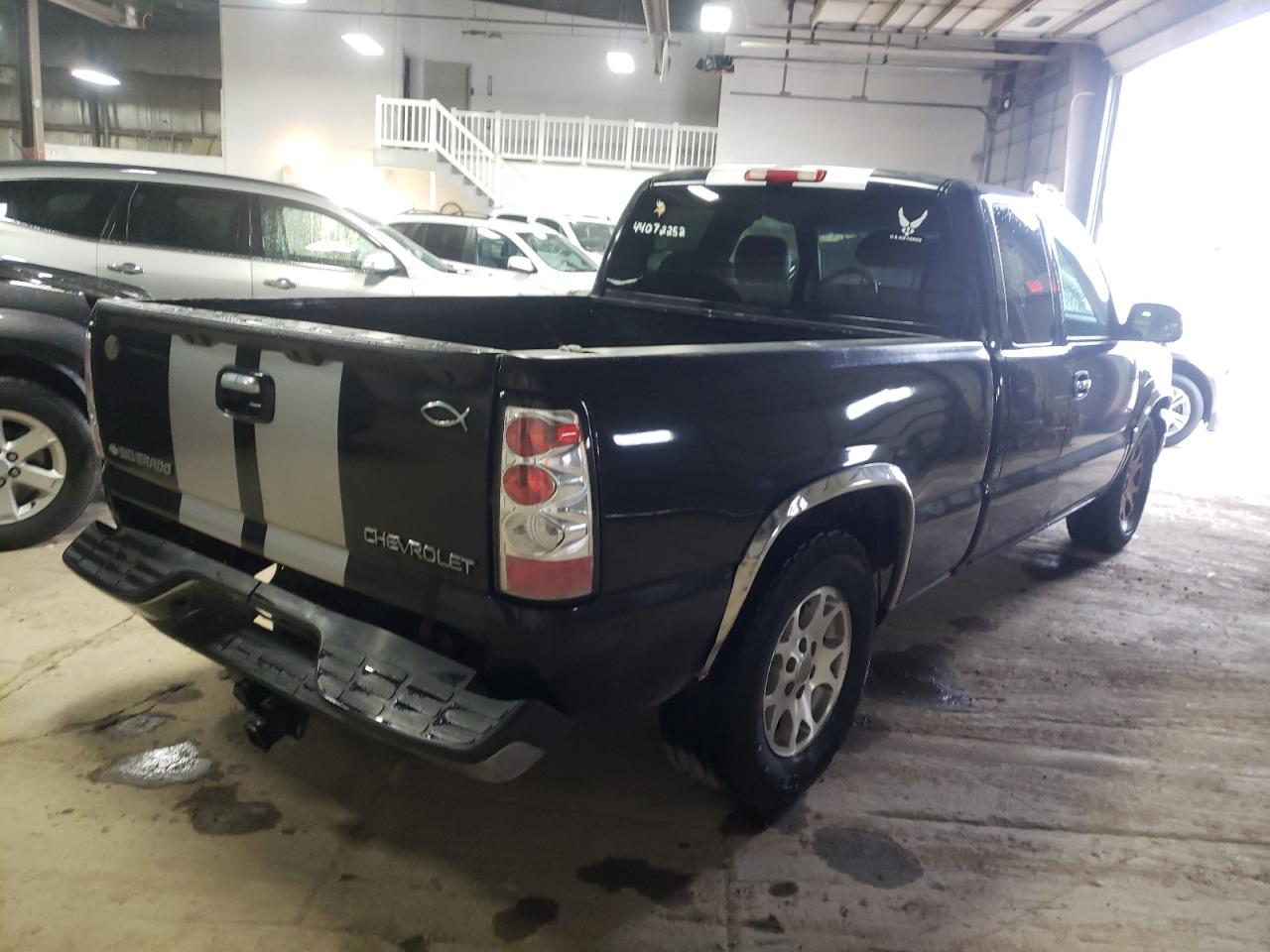 Photo 4 from auction – 2005 CHEVROLET SILVERADO with VIN 2GCEC19N751357835