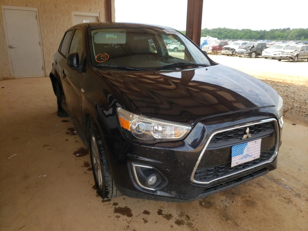 MITSUBISHI OUTLANDER 2015 مع رقم تعريف المركبة 4A4AP3AU8FE057067 - صورة من المزاد