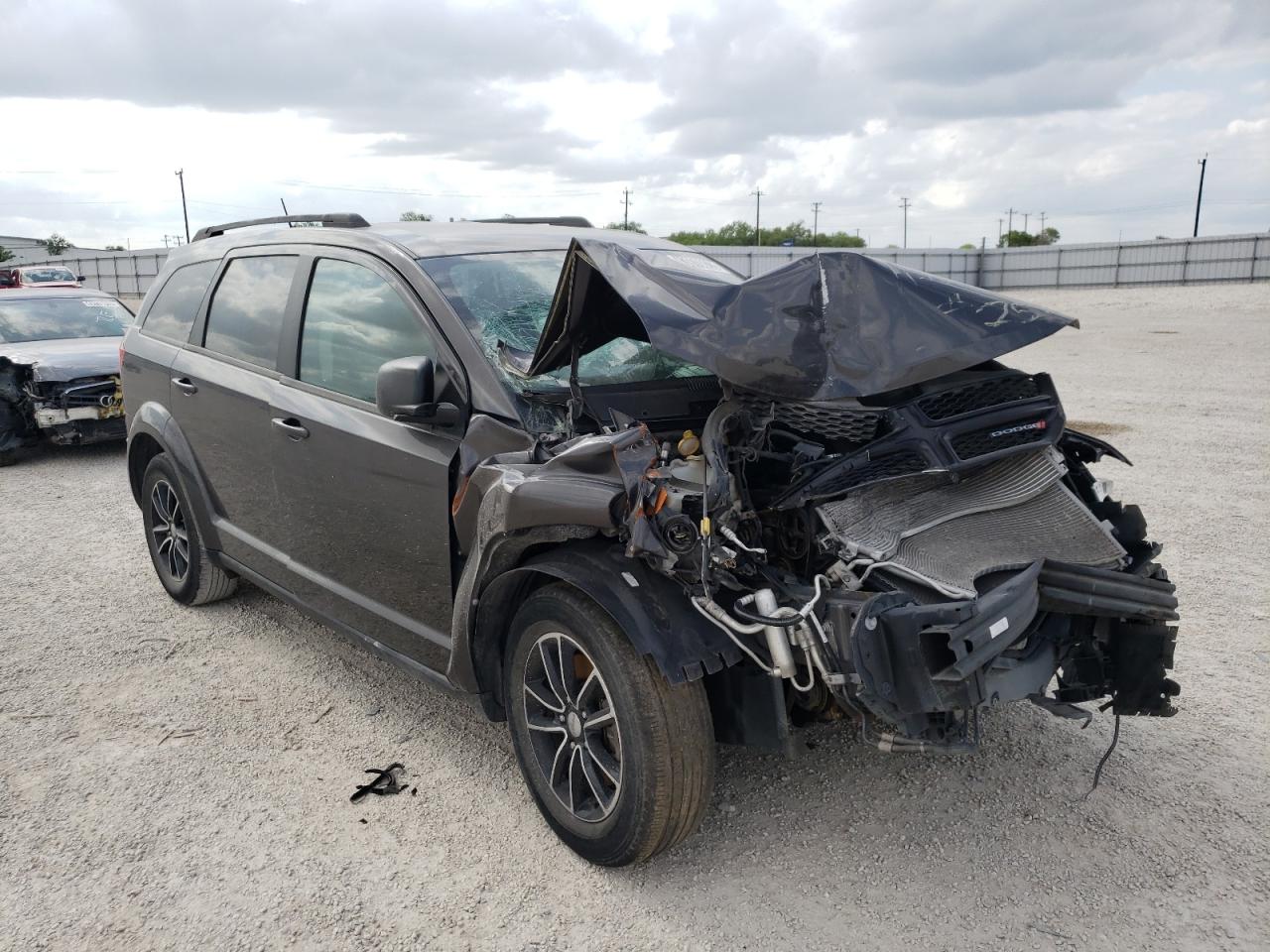 DODGE JOURNEY SE 2017 with VIN 3C4PDCAB3HT695433 - Photo from auction