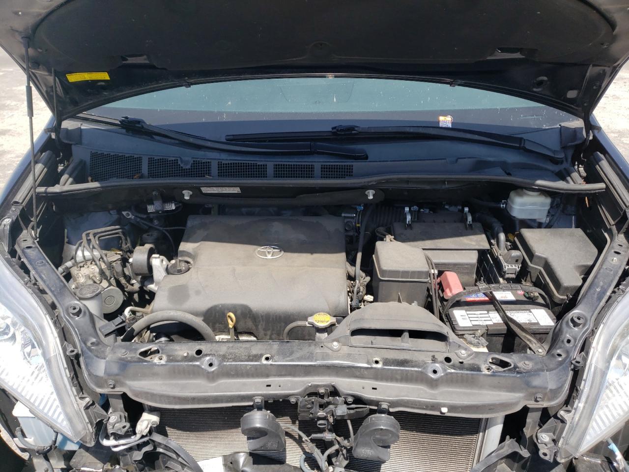 Photo 7 from auction – 2016 TOYOTA SIENNA XLE with VIN 5TDYK3DC5GS722476