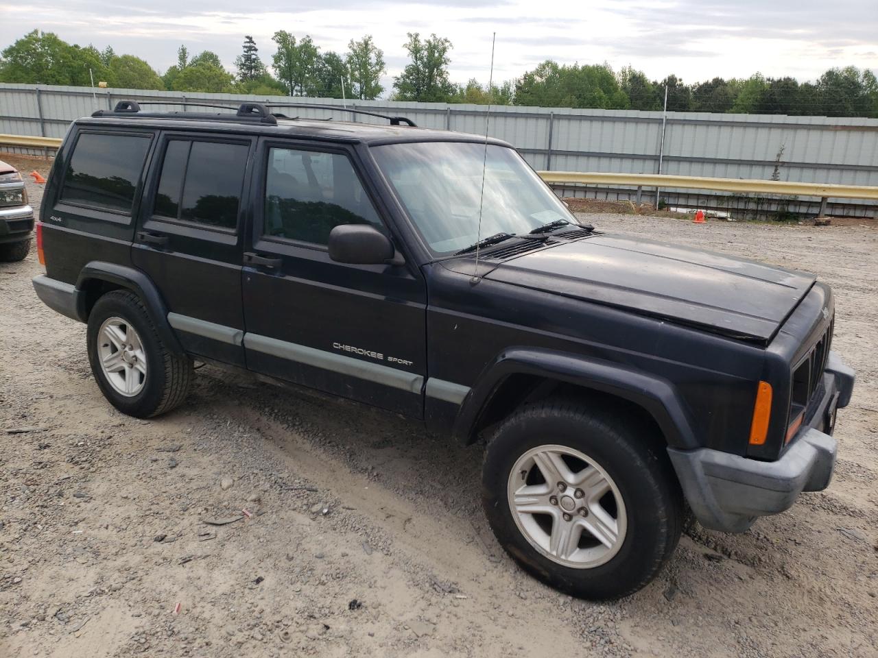Photo 9 from auction – 2000 JEEP CHEROKEE S with VIN 1J4FF48S8YL192228