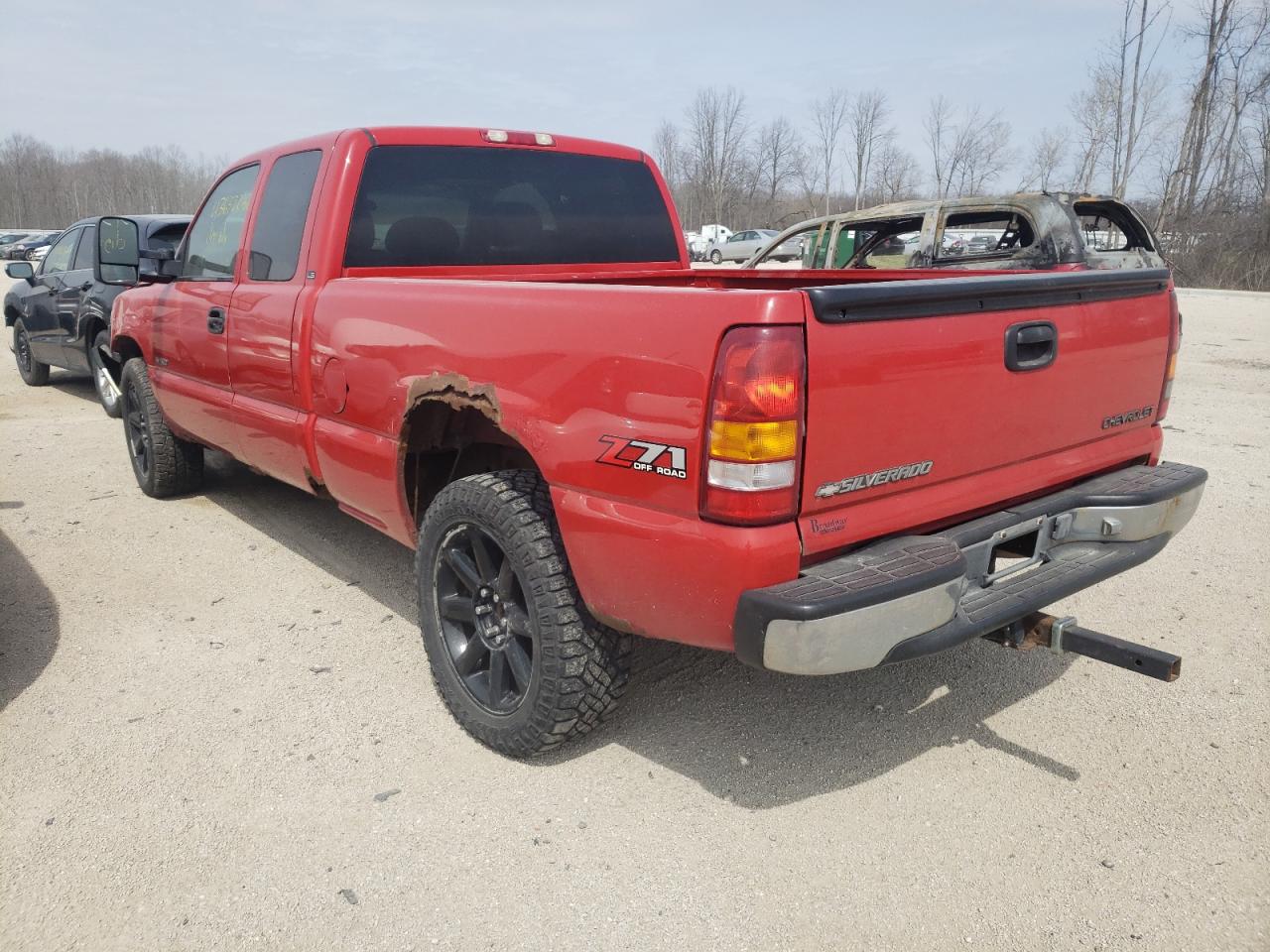 Photo 3 from auction – 2001 CHEVROLET SILVERADO with VIN 2GCEK19V111352207