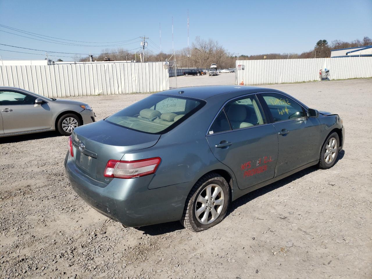 Фото 4 с аукциона – 2011 TOYOTA CAMRY BASE с VIN 4T1BF3EK3BU706986