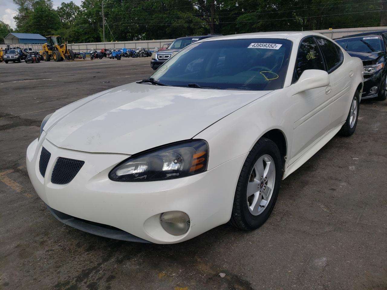Photo 2 from auction – 2005 PONTIAC GRAND PRIX with VIN 2G2WP522251260336