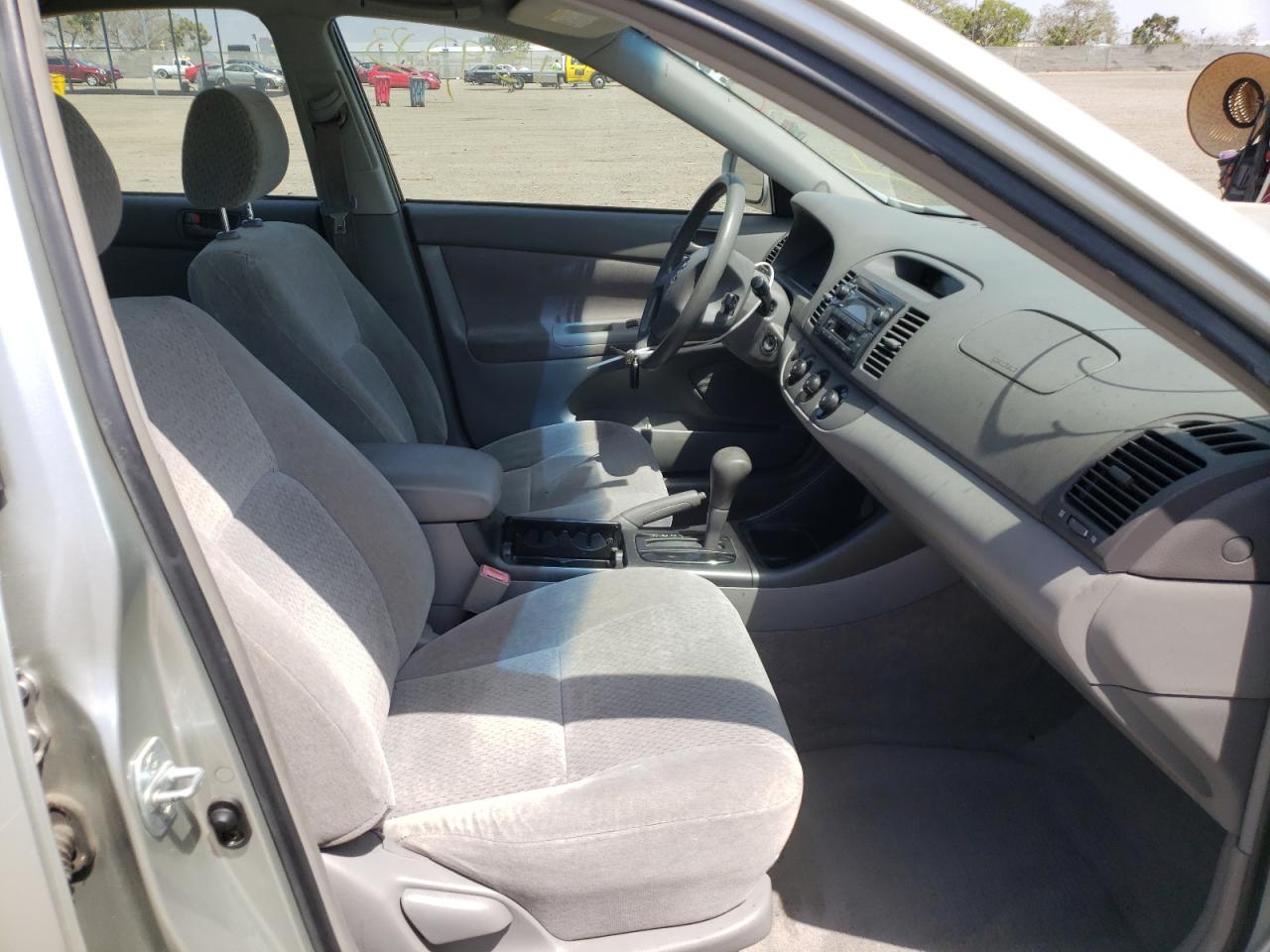 Photo 5 from auction – 2002 TOYOTA CAMRY LE with VIN JTDBE32KX20129991