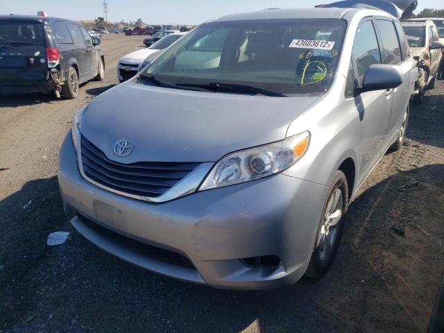 Photo 2 from auction – 2015 TOYOTA SIENNA LE with VIN 5TDKK3DC8FS685265