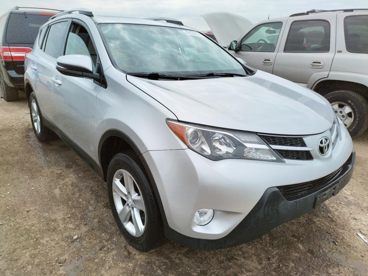 TOYOTA RAV4 XLE 2014 with VIN 2T3RFREV8EW216034 - Photo from auction