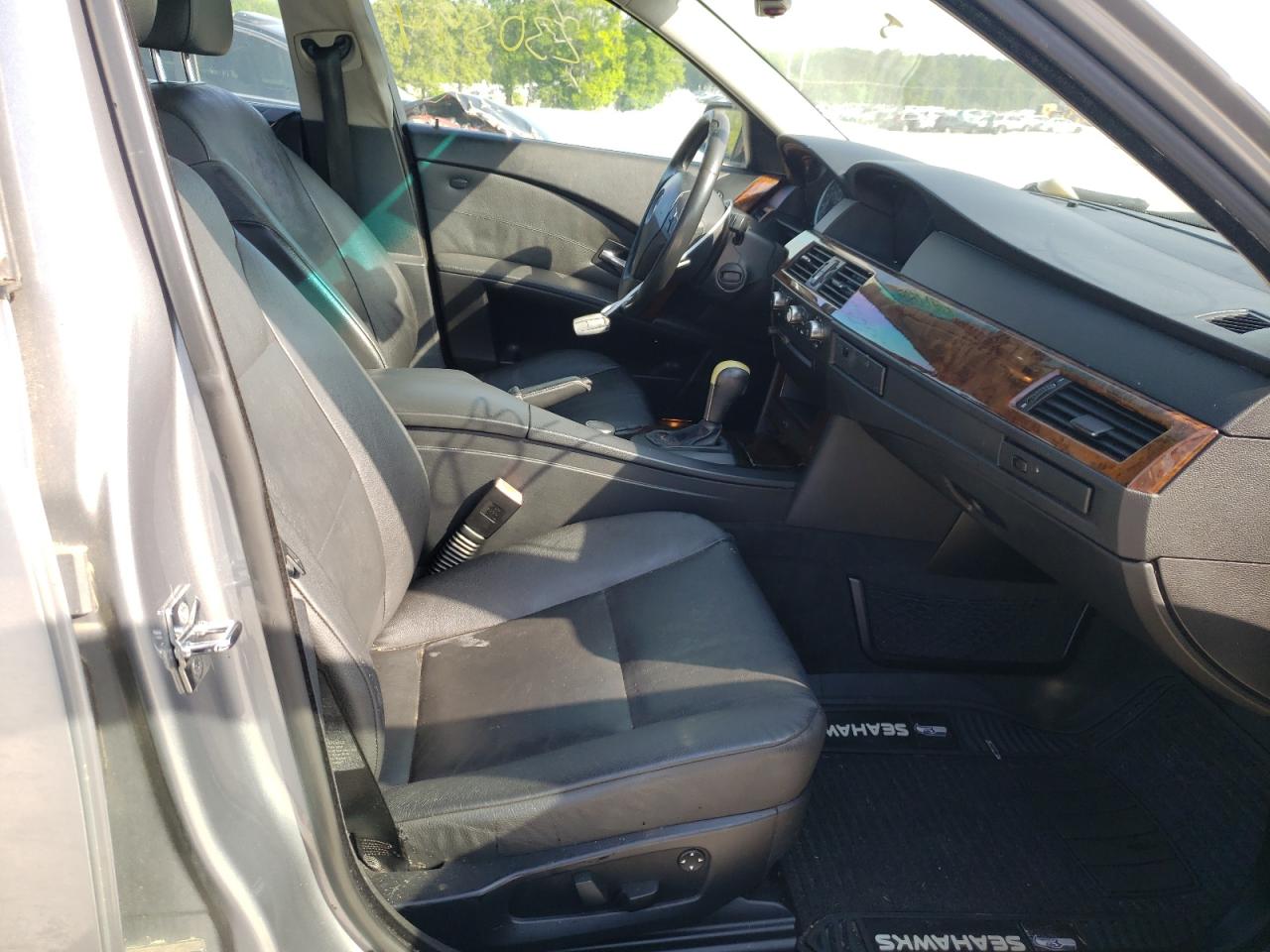 Photo 5 from auction – 2007 BMW 525 I with VIN WBANE53547CY05324