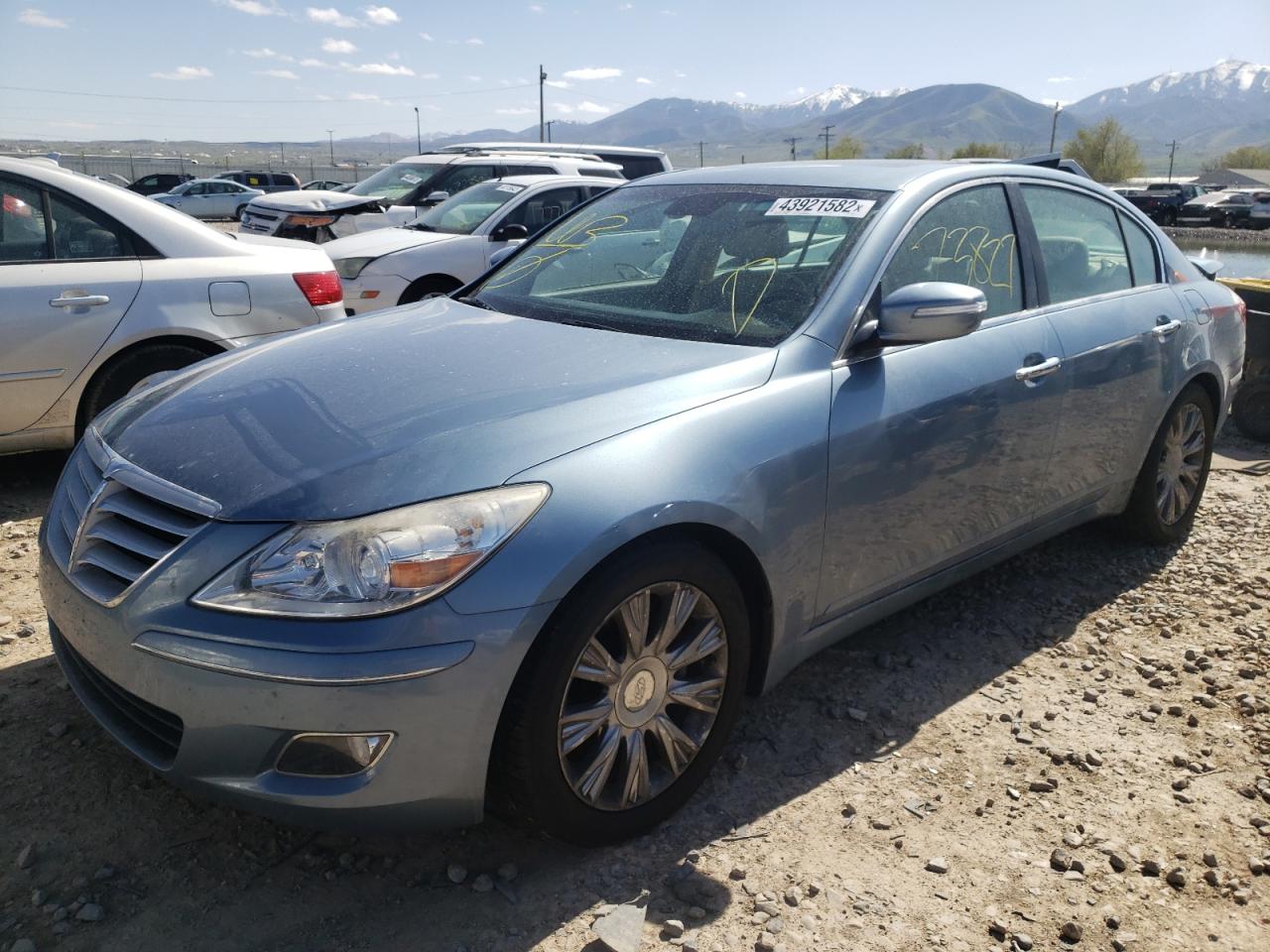 Photo 2 from auction – 2011 HYUNDAI GENESIS 3. with VIN KMHGC4DEXBU113805