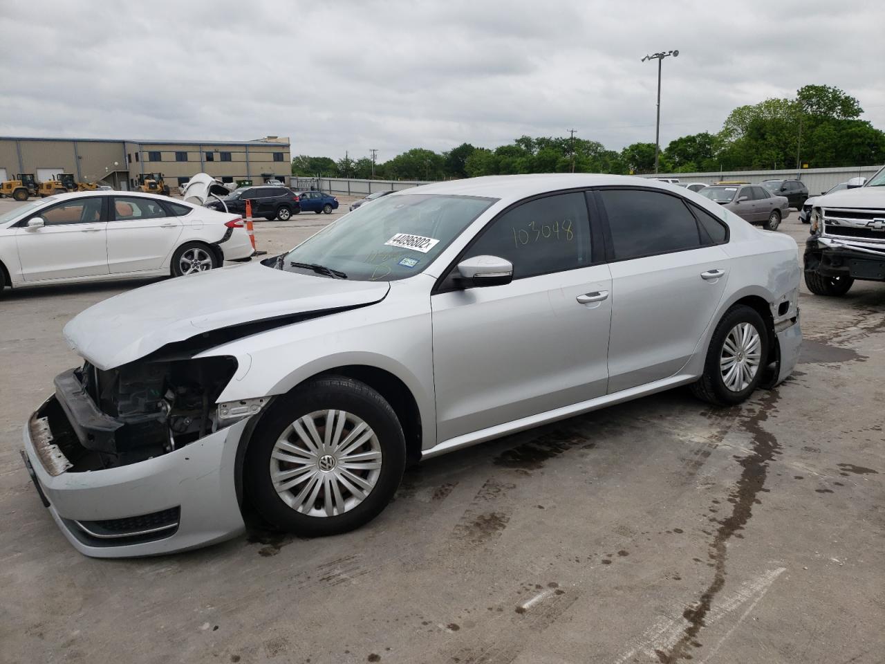 Photo 9 from auction – 2014 VOLKSWAGEN PASSAT S with VIN 1VWAS7A37EC118842