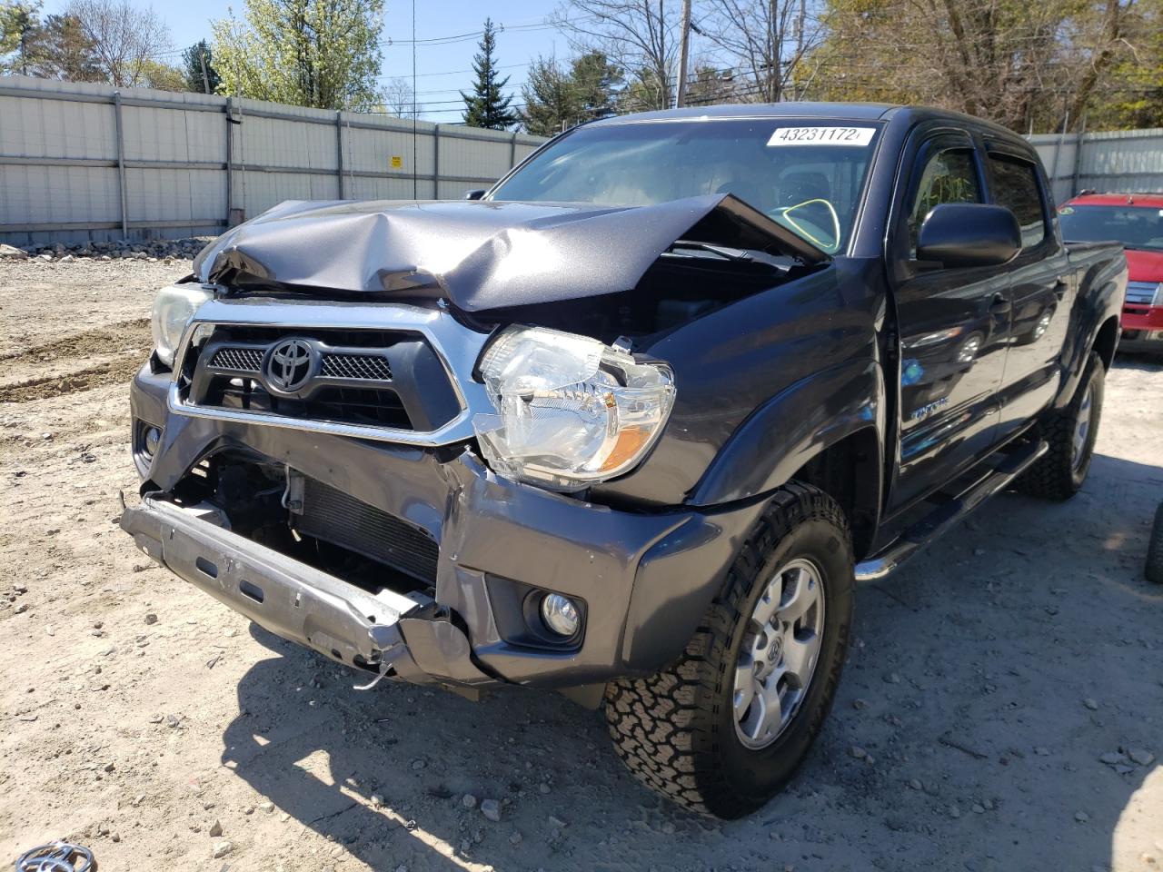 Photo 2 from auction – 2015 TOYOTA TACOMA DOU with VIN 5TFLU4ENXFX115704