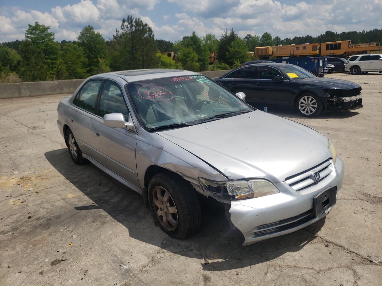 HONDA ACCORD EX 2002 with VIN 1HGCG566X2A100302 - Photo from auction