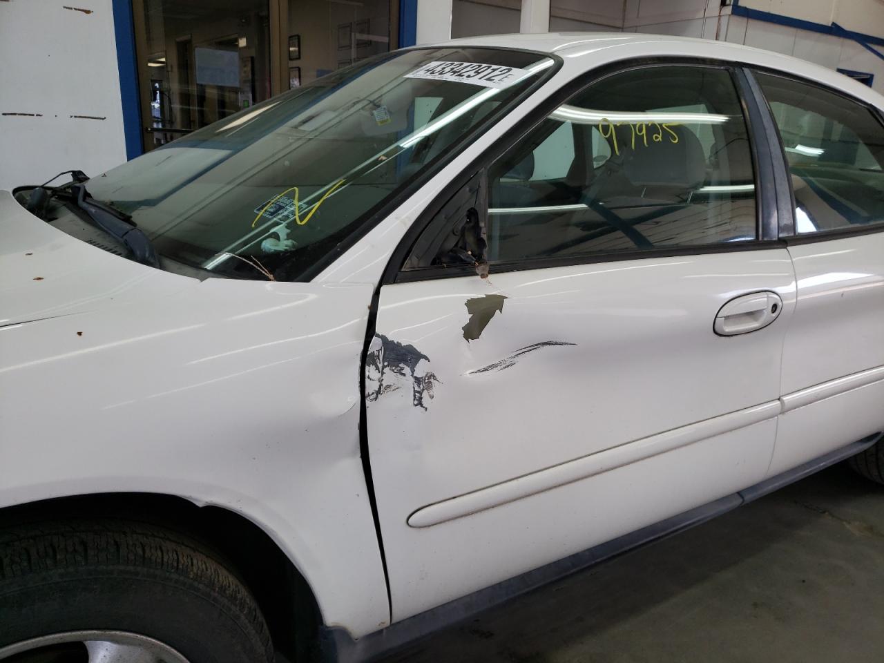 Photo 9 from auction – 2002 FORD TAURUS SE with VIN 1FAFP53U02G101623